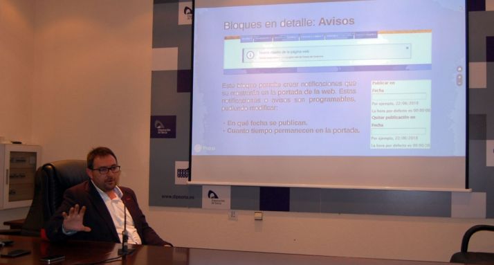 Casas, en la presentación del nuevo diseño de las páginas. 