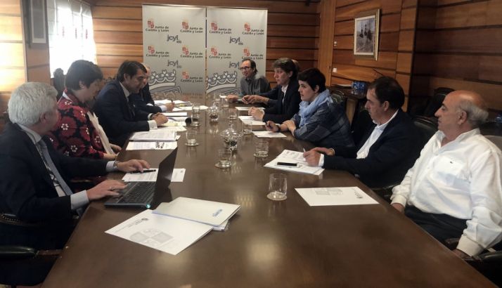 Reunión de la Comisión de Seguimiento de Saneamiento de Soria. /Jta.