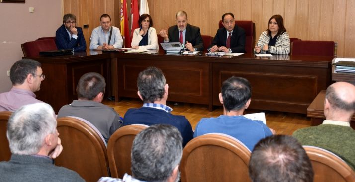 Reunión este lunes en el ayuntamiento de San Esteban de Gormaz. /Jta.