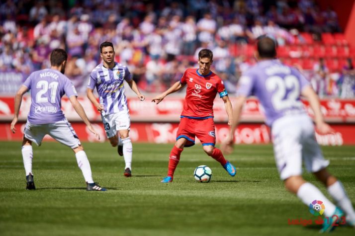 Íñigo Pérez, capitán del Numancia ante el Real Valladolid. LaLiga