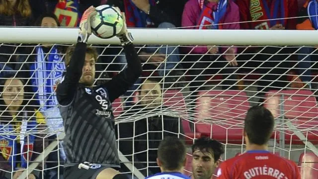 Foto 2 - Todo pasa y todo queda, pero lo nuestro es pasar. El directo del Zaragoza-Numancia