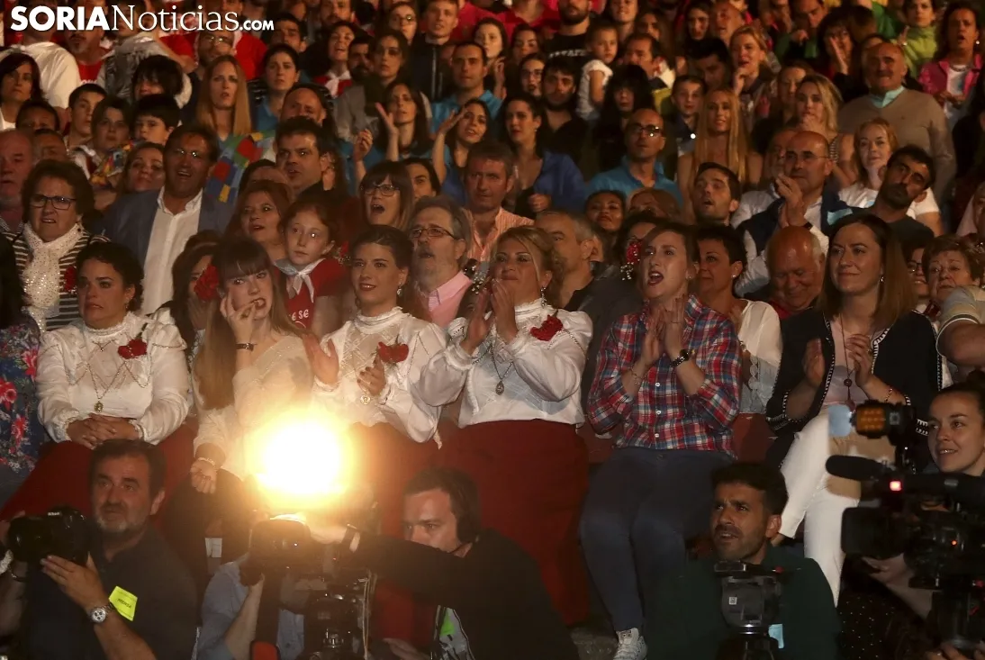 Foto 2 - Galer&iacute;a del Paso del Fuego de San Pedro