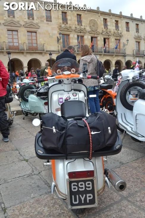 Una imagen de la llegada de las motocicletas a la plaza Mayor de la capital. /SN