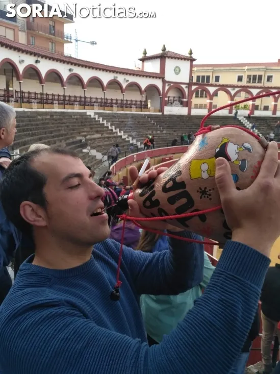 Llegada de los novillos a la plaza de toros de Soria 
