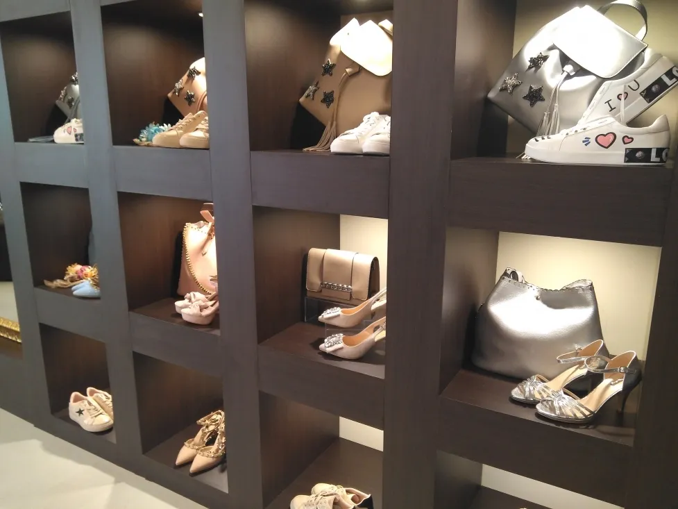 Foto 7 - Top Queens abre sus puertas en la calle Ferial