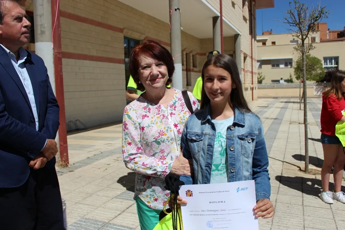 Foto 8 - Bruno Mart&iacute;n, del Pr&aacute;cticas Numancia, y Ainhoa Yag&uuml;e, de Las Pedrizas, mejores conductores infantiles de la ciudad