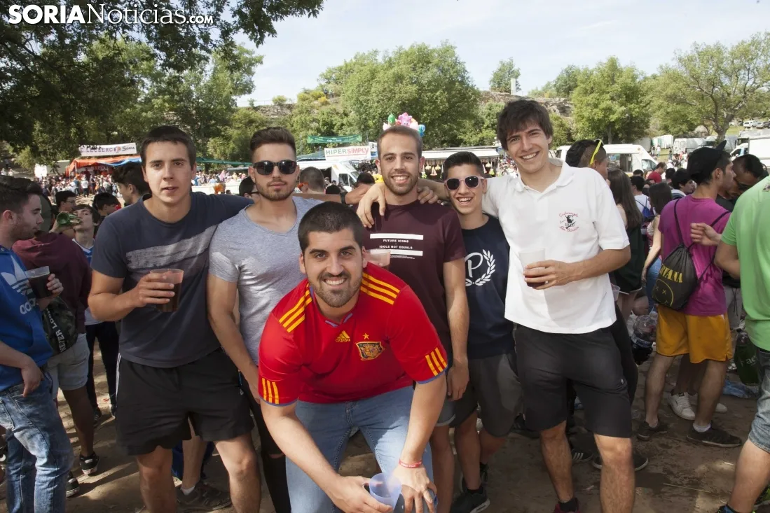 Foto 9 - GALER&Iacute;A: Buen ambiente en los compases previos a La Compra