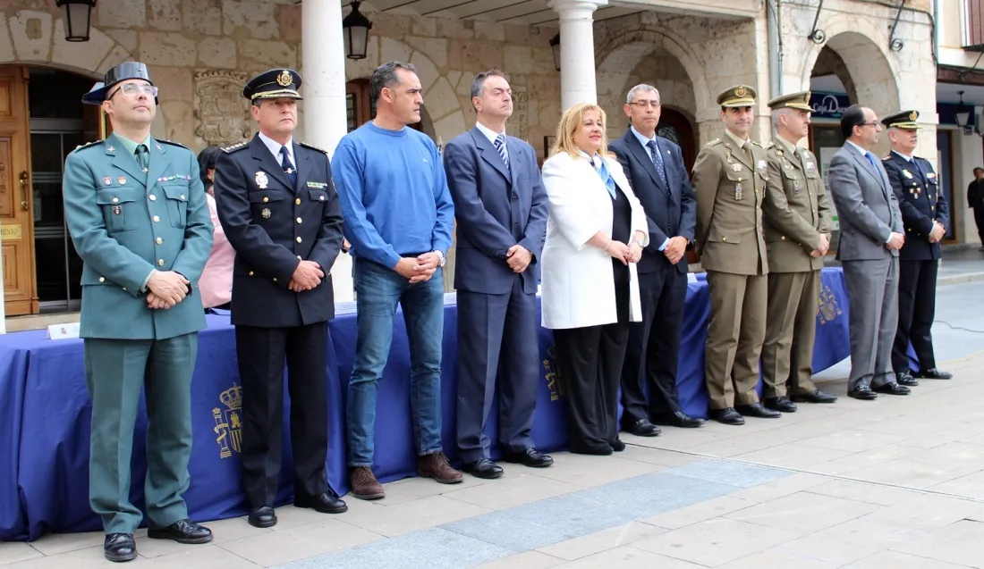 Autoridades presentes en la clausura. /S. de G.