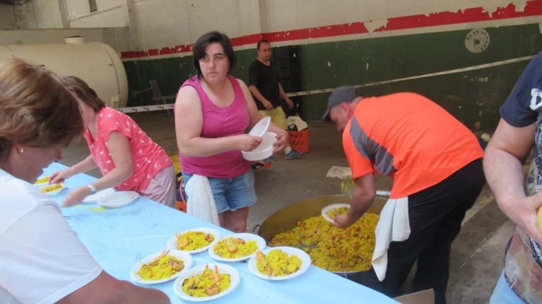 Foto 8 - Paella popular para los vecinos de Santa B&aacute;rbara