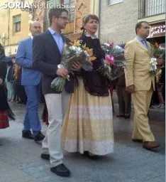 Una imagen de la comitiva floral antes de llegar santuario de la Virgen de los Milagros. /Ainalb Alomar