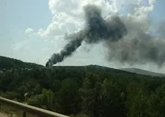 Foto 4 - La N-122, cortada por el incendio de un cami&oacute;n