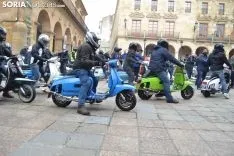 Una imagen de la llegada de las motocicletas a la plaza Mayor de la capital. /SN