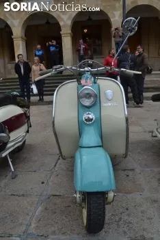 Una imagen de la llegada de las motocicletas a la plaza Mayor de la capital. /SN