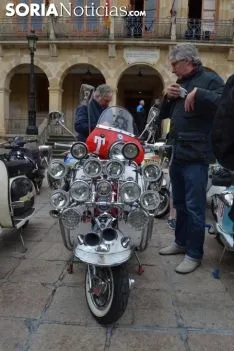 Una imagen de la llegada de las motocicletas a la plaza Mayor de la capital. /SN