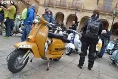 Una imagen de la llegada de las motocicletas a la plaza Mayor de la capital. /SN