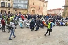 Una imagen de la llegada de las motocicletas a la plaza Mayor de la capital. /SN
