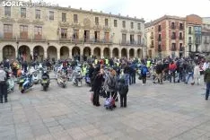 Una imagen de la llegada de las motocicletas a la plaza Mayor de la capital. /SN