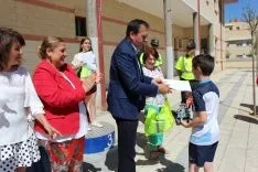 Foto 14 - Bruno Mart&iacute;n, del Pr&aacute;cticas Numancia, y Ainhoa Yag&uuml;e, de Las Pedrizas, mejores conductores infantiles de la ciudad