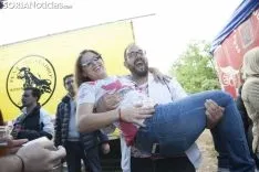 Foto 41 - Fotograf&iacute;as: el color del cielo no amarga la fiesta del Lavalenguas en los chiringuitos