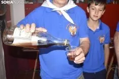 Reparto de la tajada en crudo en los locales de cuadrilla. /EM