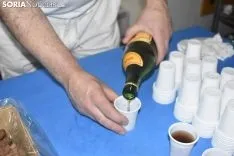 Reparto de la tajada en crudo en los locales de cuadrilla. /EM