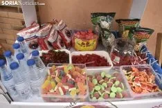 Reparto de la tajada en crudo en los locales de cuadrilla. /EM