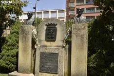 Imágenes del homenaje a Don Paco y Don Jesús. /EM