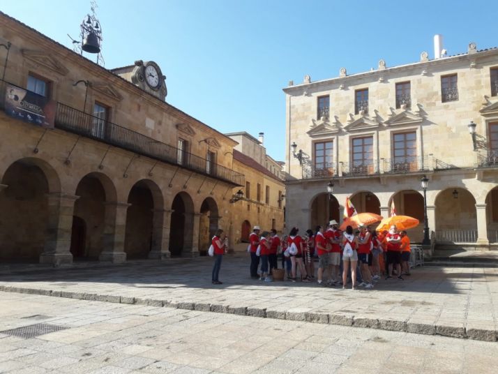 El sol matinal del Viernes de Toros se borra por la tarde