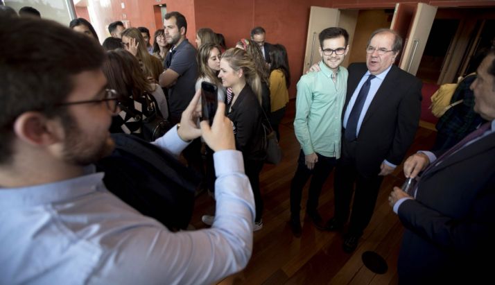 Herrera destaca que la formación de especialistas sanitarios es un modelo de éxito dentro del sistema de salud público español