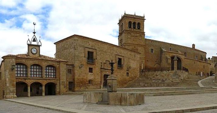 Imagen de la plaza principal de la localidad.