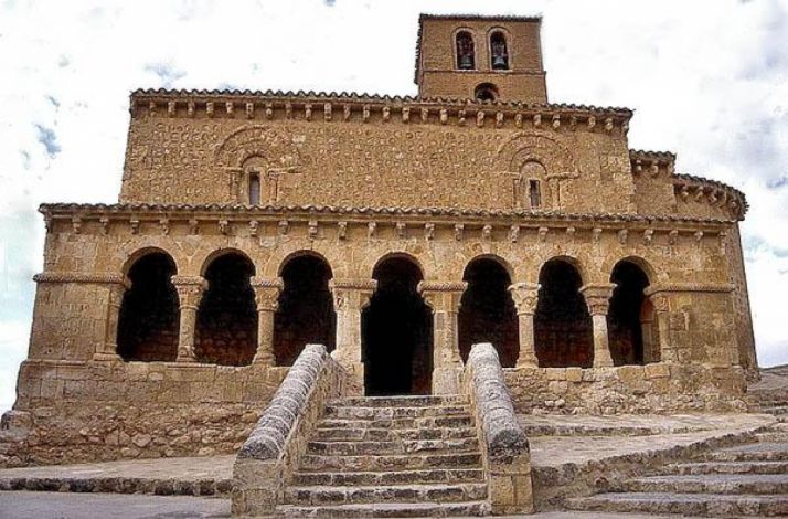 Adecuación del entorno de la iglesia de San Miguel en San Esteban de Gormaz