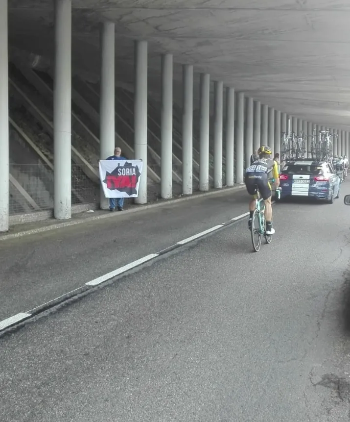Foto 2 - Las reivindicaciones de Soria Ya, tambi&eacute;n presentes en el Tour de Francia