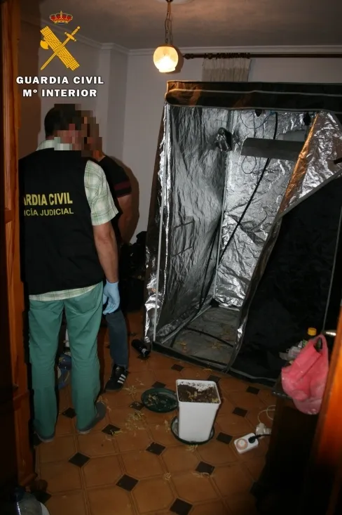 Foto 2 - 4 detenidos en &Aacute;vila como presuntos autores de trata de seres humanos, abuso sexual y tr&aacute;fico de drogas con menores