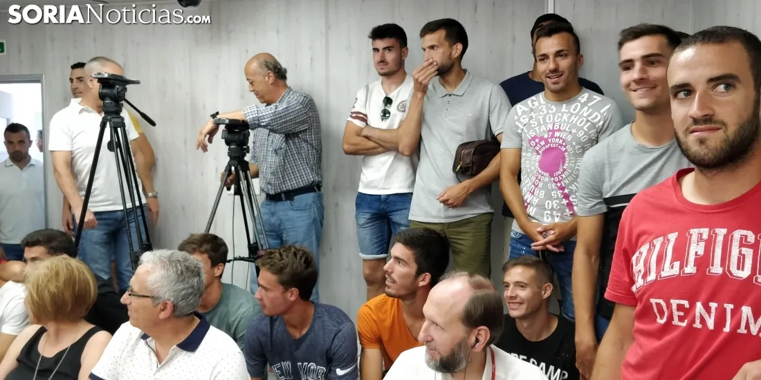 Julio Álvarez durante su despedida del Club Deportivo Numancia
