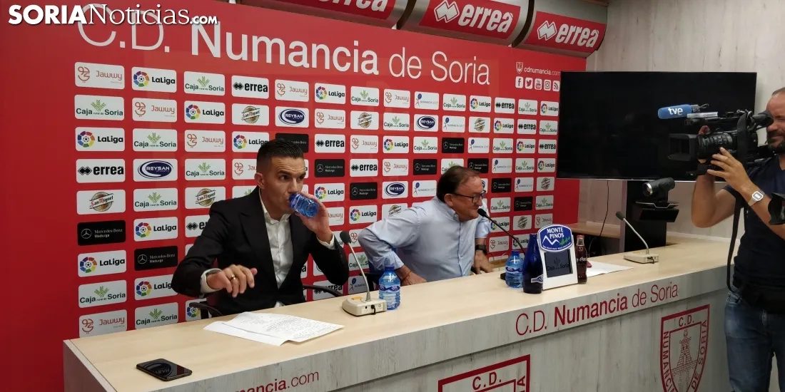 Julio Álvarez durante su despedida del Club Deportivo Numancia