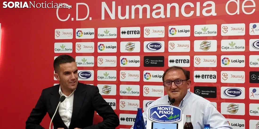 Julio Álvarez durante su despedida del Club Deportivo Numancia