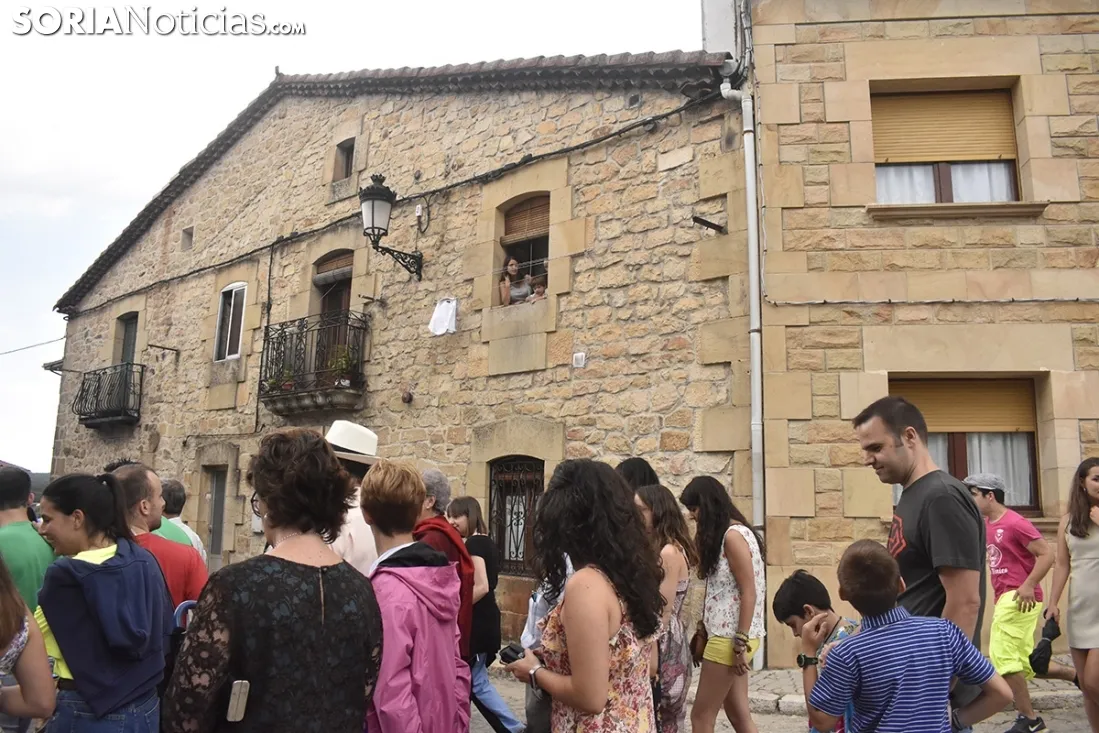 Imágenes de la Ronda de Santa Marina en Duruelo de la Sierra. /EM