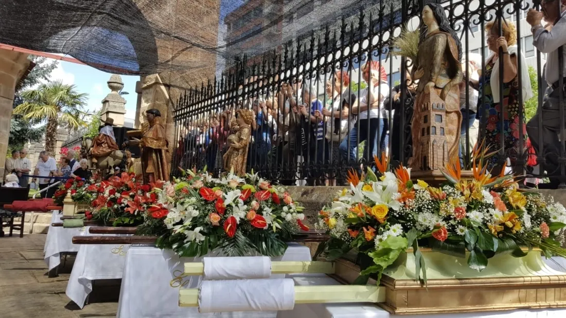 Foto 2 -  Homenaje a la patrona de las fiestas de San Juan