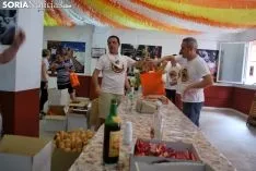 Una imagen del reparto de este Domingo de Calderas. /SN