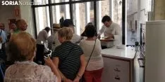 El Mercado de Soria disfruta de las migas pastoriles del chef Benito. 