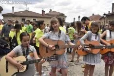 Imágenes de la Ronda de Santa Marina en Duruelo de la Sierra. /EM
