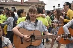 Imágenes de la Ronda de Santa Marina en Duruelo de la Sierra. /EM
