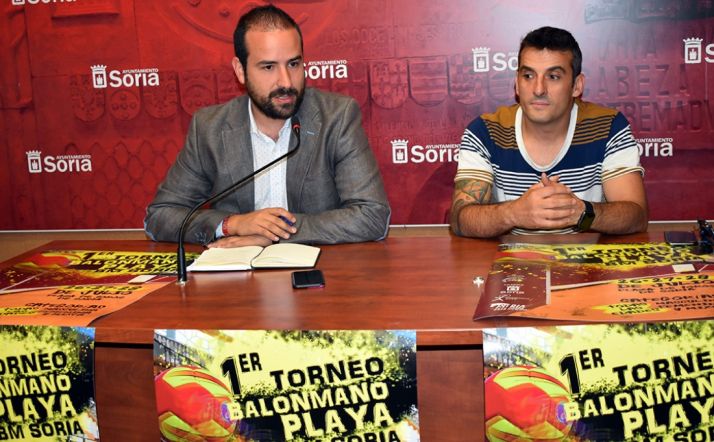 Ángel Hernández (izda.) y Carlos Heras, este martes en la presentación del torneo. /Ayto.