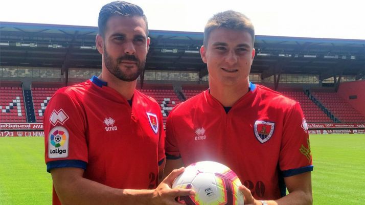 Pichu Atienza (izda.) y Jordi Sánchez, este miércoles en Los Pajaritos. /CDN