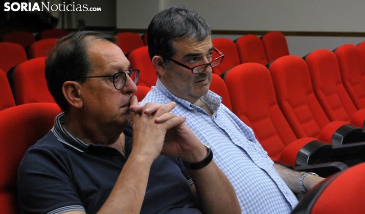 Santamaría (dcha.) con Moya, en el escrutinio. /SN