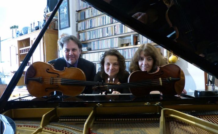 El trío Alma, encargado de la apertura. 