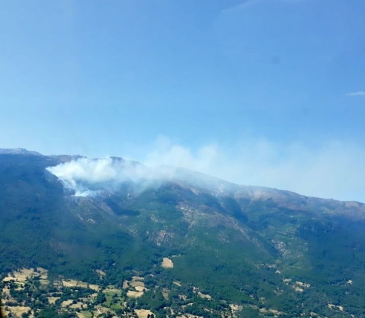 Continúan activos y en nivel 0 los fuegos de San Juan de la Nava y Casavieja, en Ávila