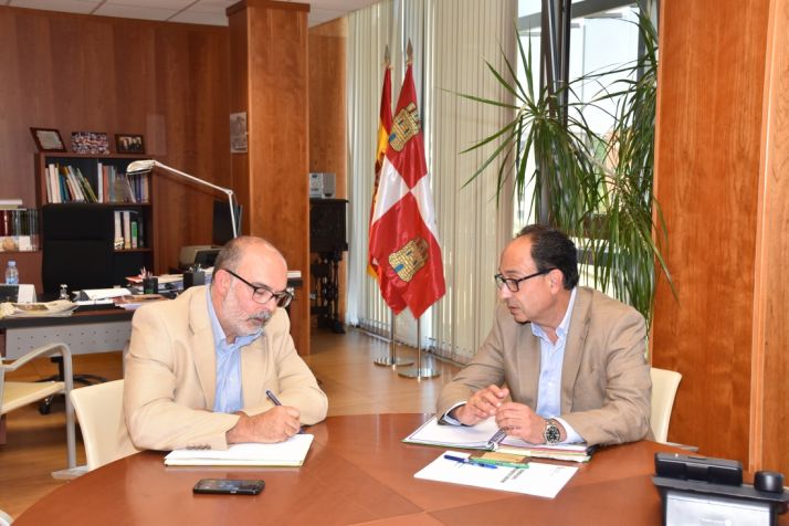 Miguel Latorre se reúne con Manuel López