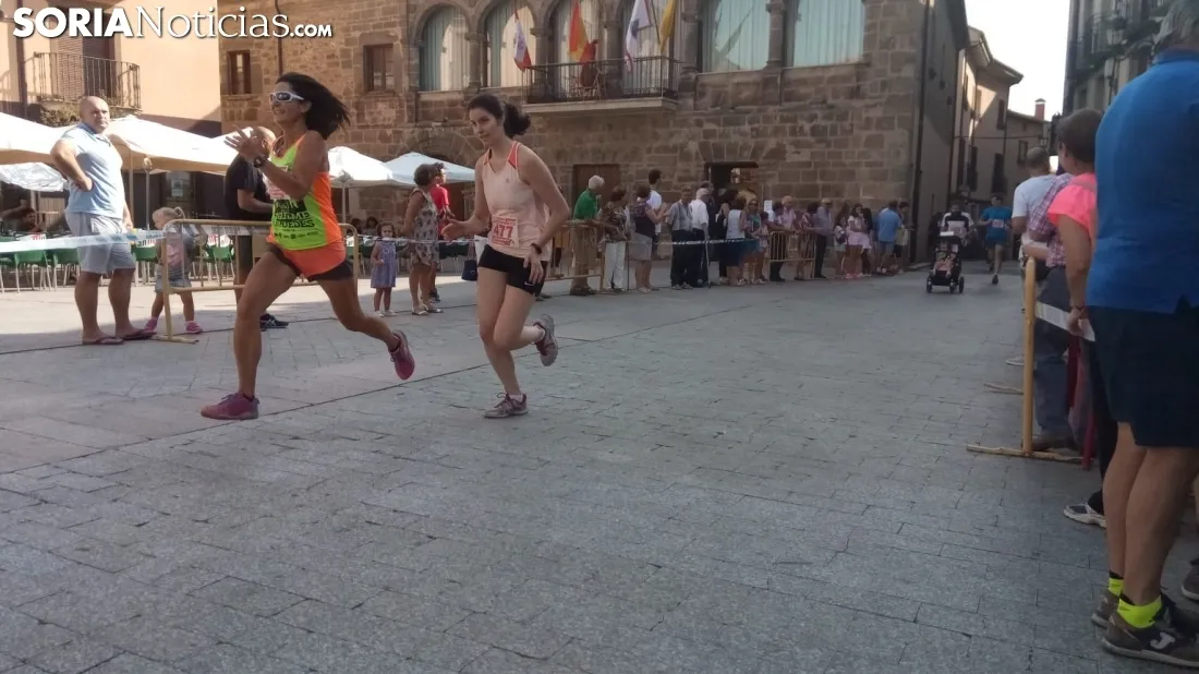Imágenes de la Carrera Popular 'Fermín Cacho' en Ágreda. /SN