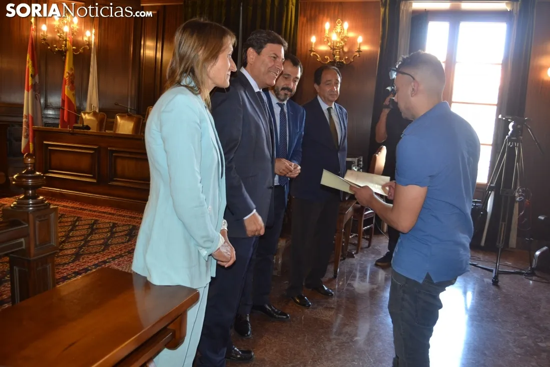 Un momento de la entrega de diplomas. /SN
